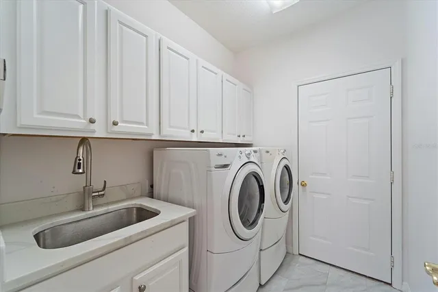 $1,050,000 | 6585 Waters Edge Way, Lakewood Ranch, FL 34202