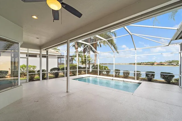 $1,050,000 | 6585 Waters Edge Way, Lakewood Ranch, FL 34202