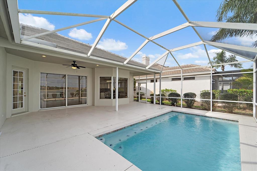 6585 Waters Edge Way Lakewood Ranch, FL 34202 - Photo 37 of 59 a view of a indoor swimming pool