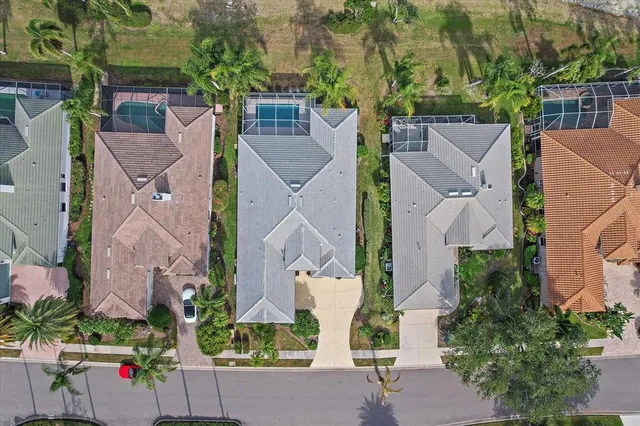 $1,050,000 | 6585 Waters Edge Way, Lakewood Ranch, FL 34202