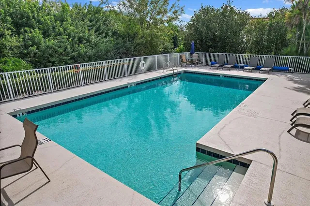 $1,050,000 | 6585 Waters Edge Way, Lakewood Ranch, FL 34202