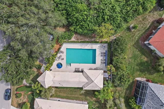 $1,050,000 | 6585 Waters Edge Way, Lakewood Ranch, FL 34202