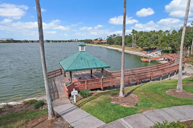 $1,050,000 | 6585 Waters Edge Way, Lakewood Ranch, FL 34202