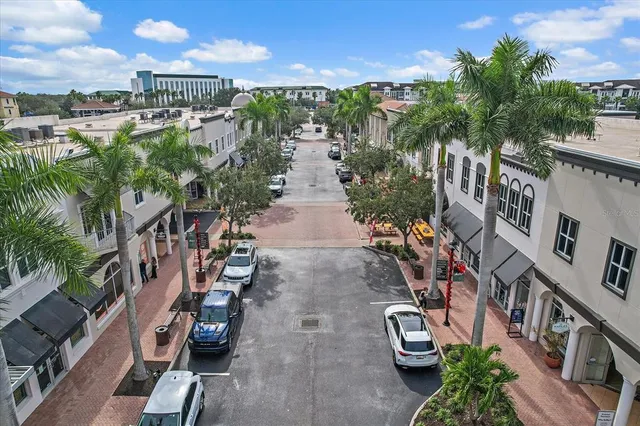 $1,050,000 | 6585 Waters Edge Way, Lakewood Ranch, FL 34202