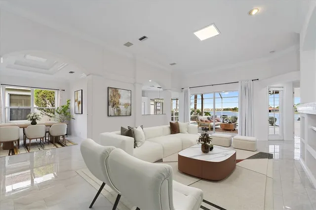 $1,050,000 | 6585 Waters Edge Way, Lakewood Ranch, FL 34202