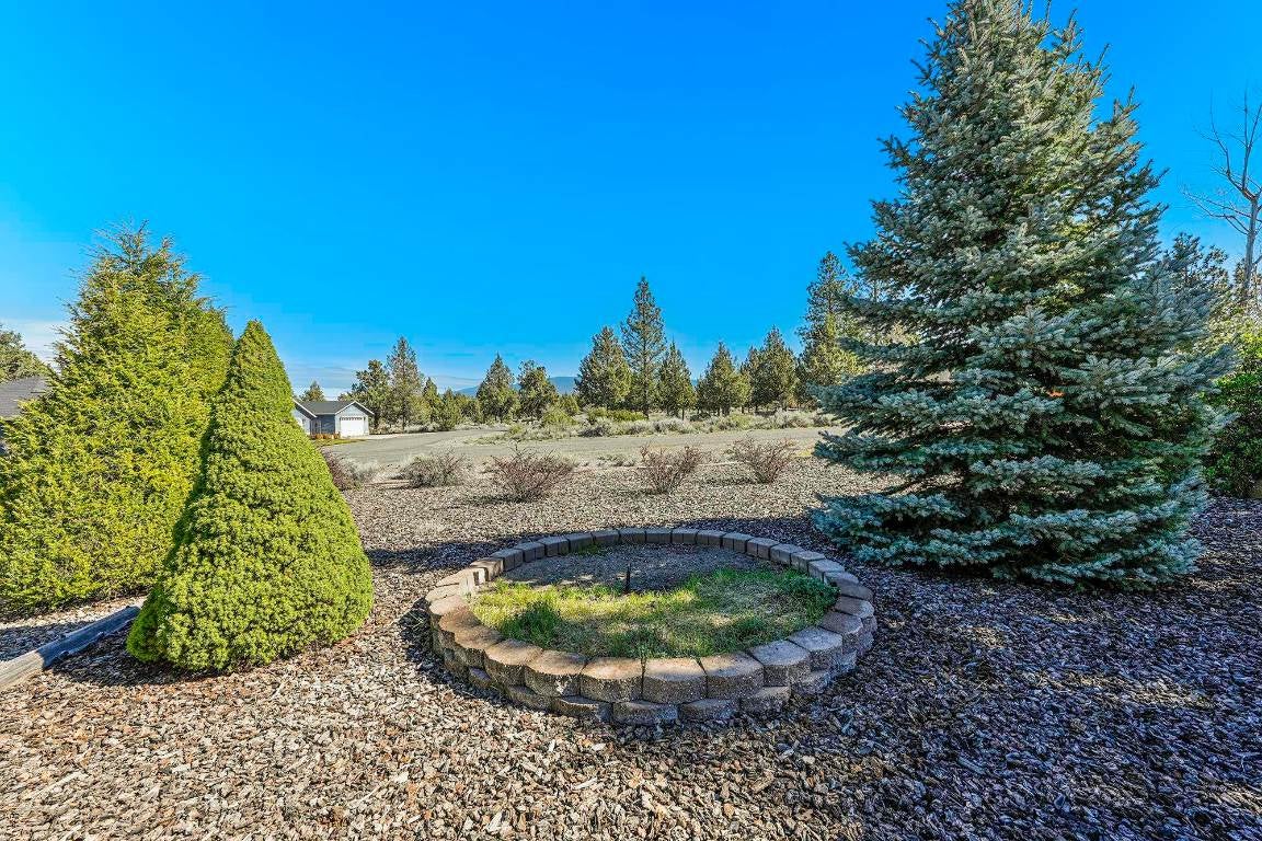 15535 Sherwood Road Weed, CA 96094 - Photo 27 of 38 Gallery Image 27