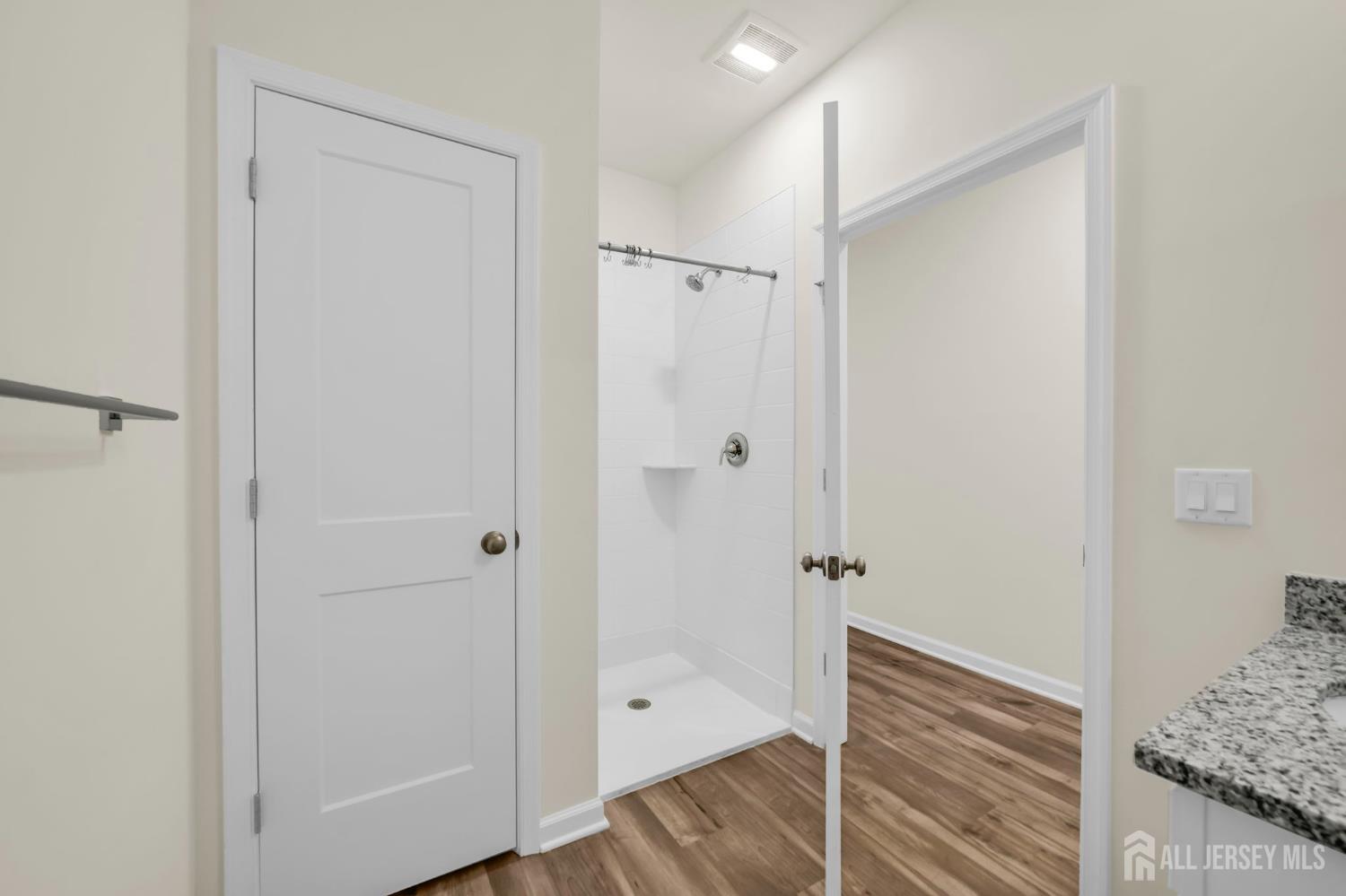 228 Park Lane Dunellen, NJ 08812 - Photo 17 of 25