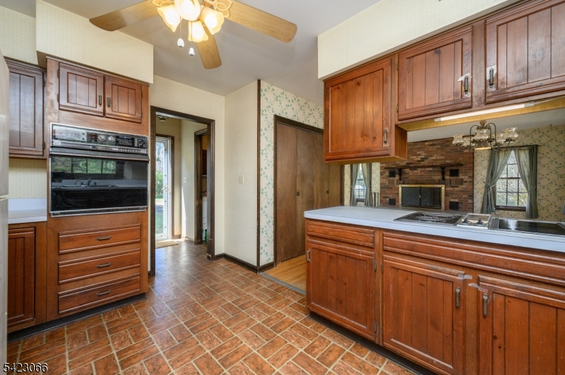 105 Morning Glory Road Warren, NJ 07059 - Photo 11 of 46