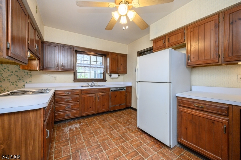 105 Morning Glory Road Warren, NJ 07059 - Photo 12 of 46
