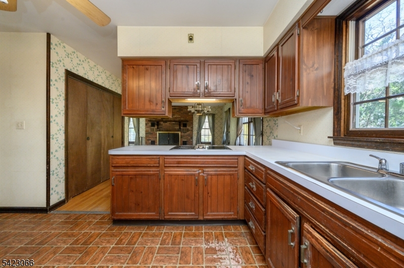 105 Morning Glory Road Warren, NJ 07059 - Photo 9 of 46