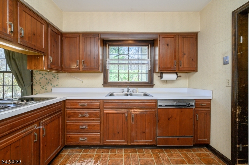 105 Morning Glory Road Warren, NJ 07059 - Photo 10 of 46