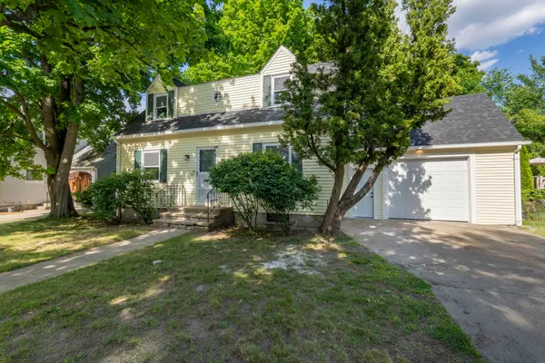 $475,000 | 857 Union Street, Manchester, NH 03104