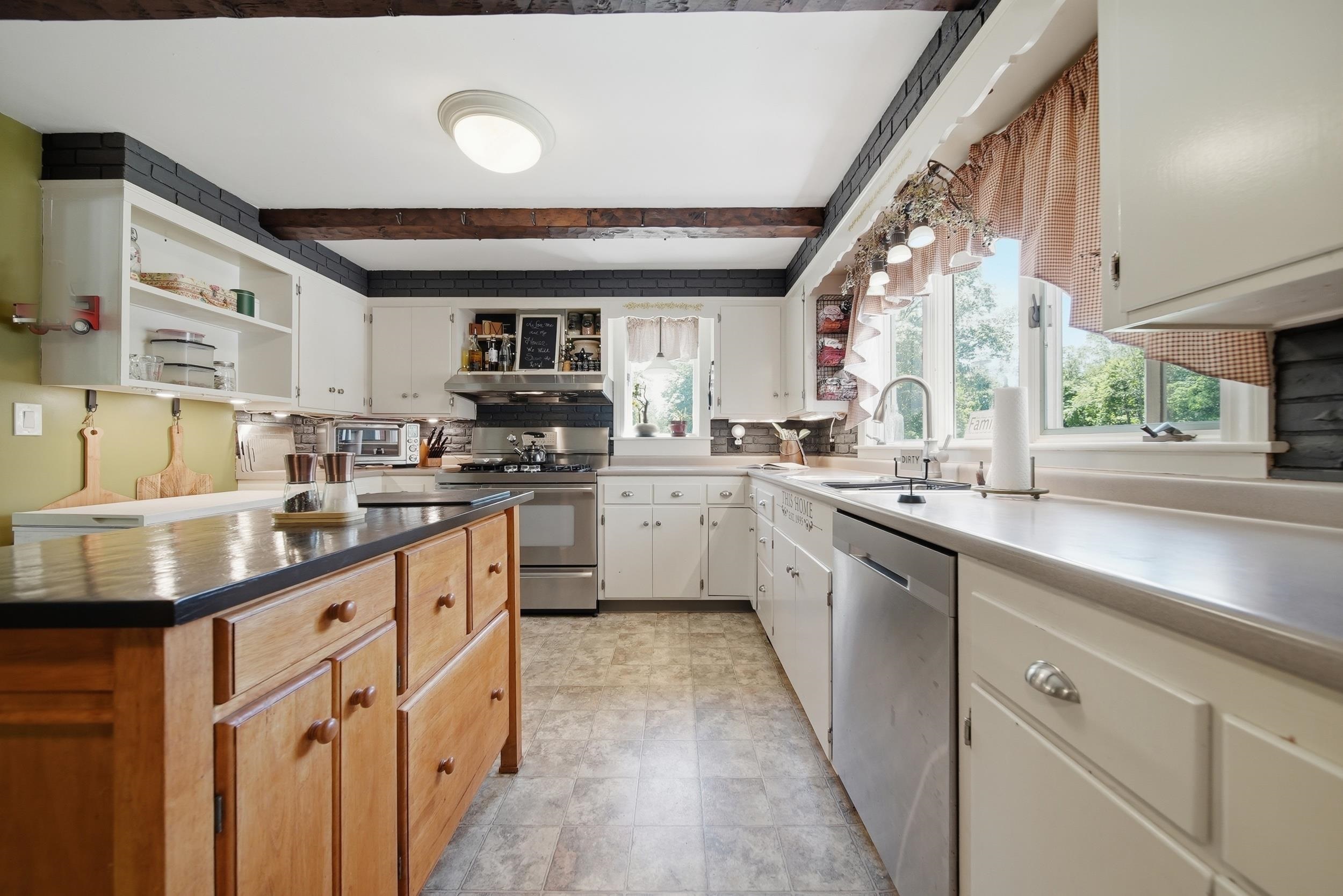 131 Clement Road Rollinsford, NH 03869 - Photo 11 of 59