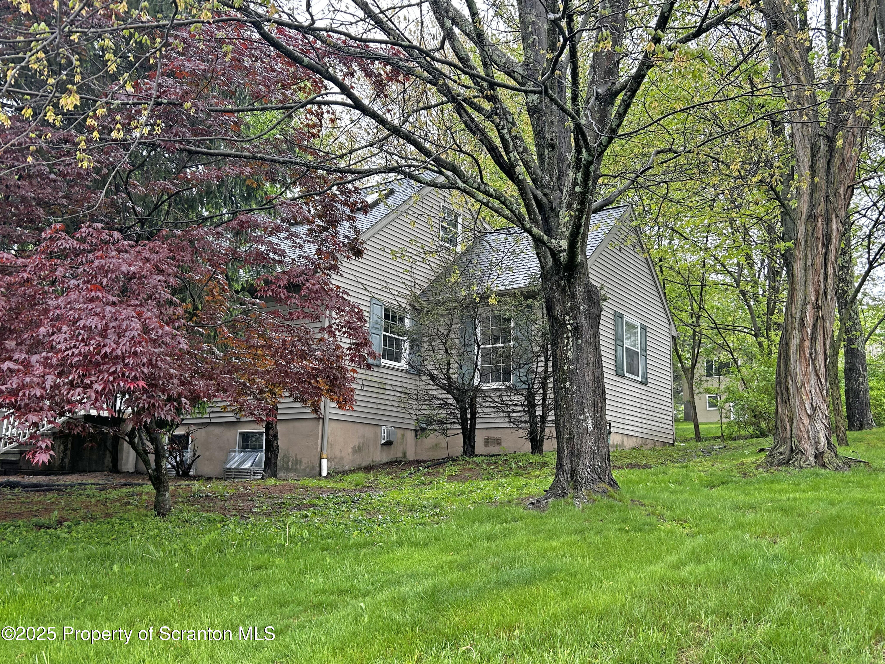 203 Willow Road Dalton, PA 18414 - Photo 4 of 27 IMG_5825