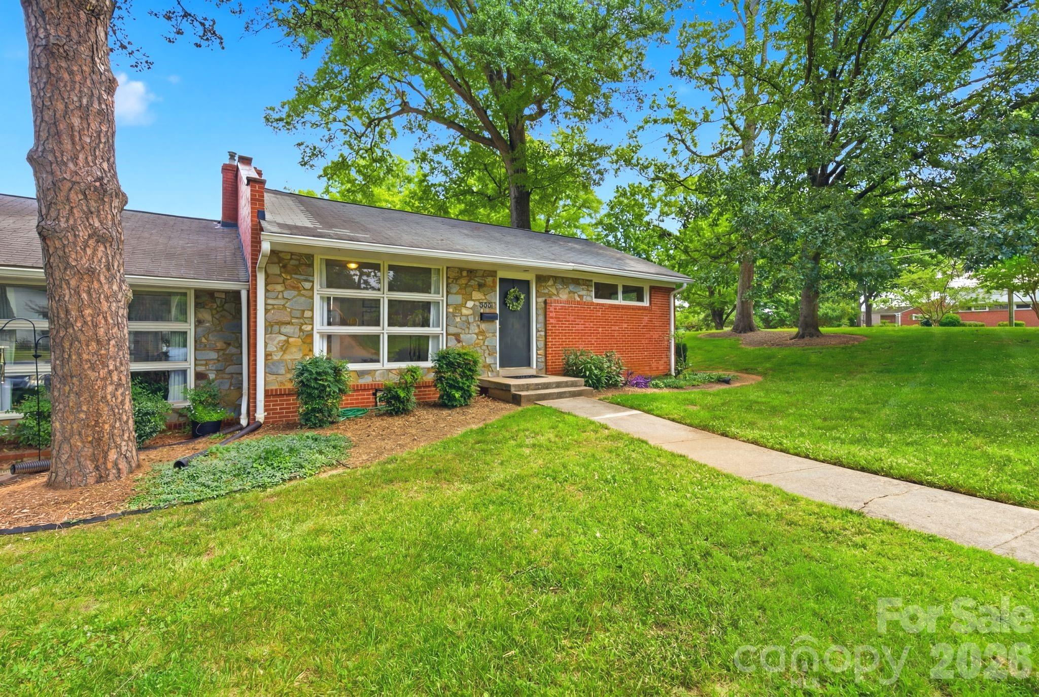 4227 Cheltenham Road Charlotte, NC 28211 - Photo 2 of 28 Gallery Image 2