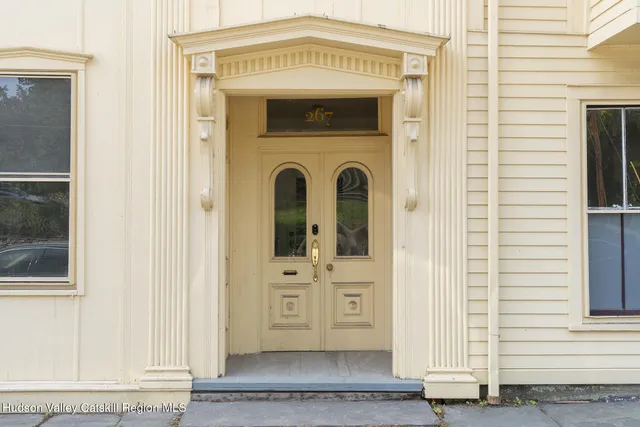 $2,200 | 267 Main Street, Unit 2, Catskill, NY 12414