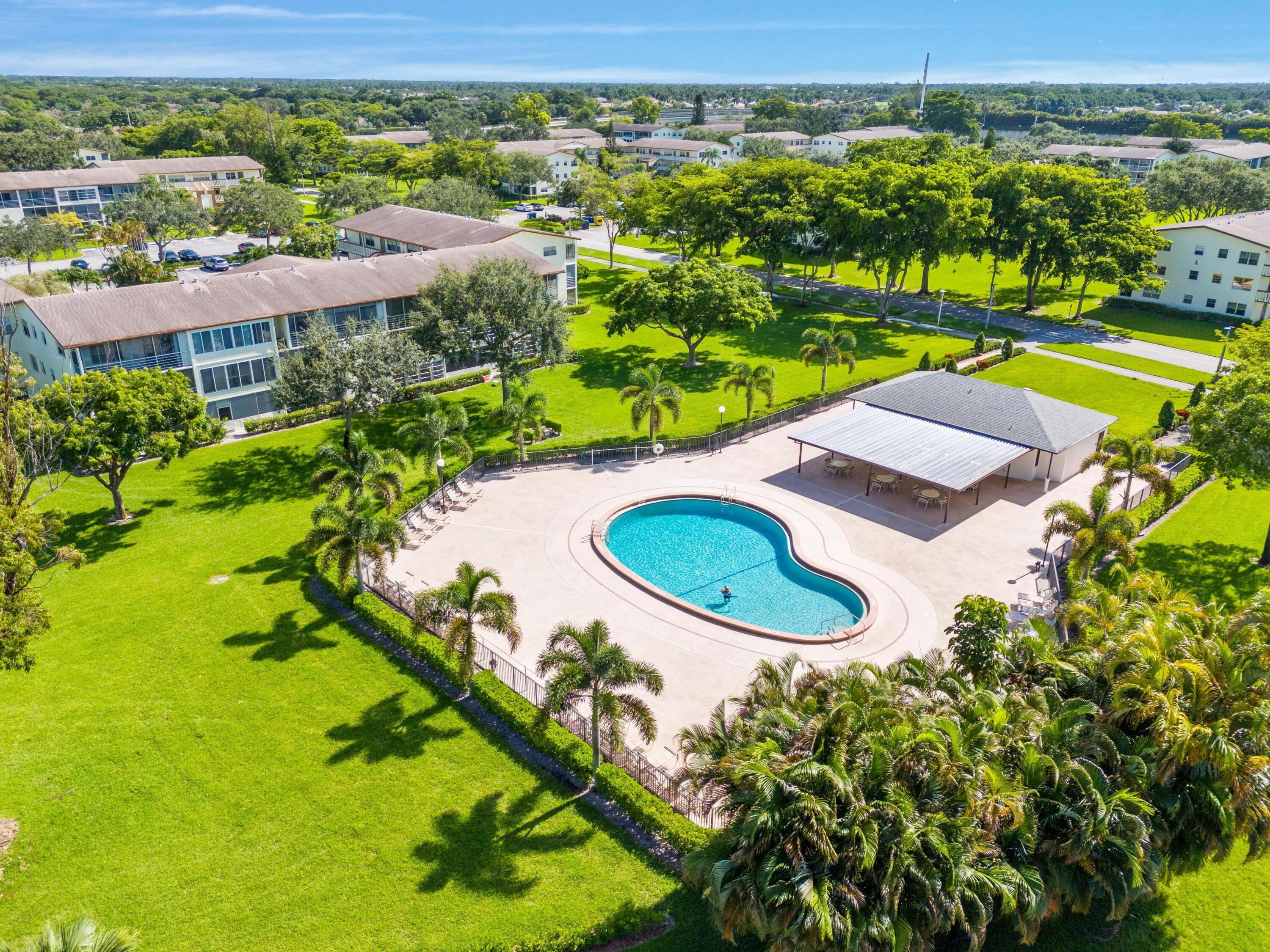 7 Preston A Boca Raton, FL 33434 - Photo 31 of 40 IMG_1842