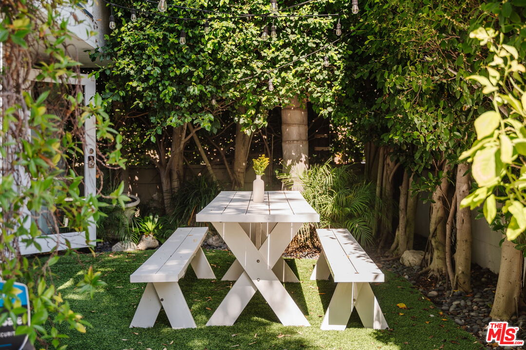 131 Galleon Street, Unit 2 Marina del Rey, CA 90292 - Photo 16 of 21 a view of statue in a garden