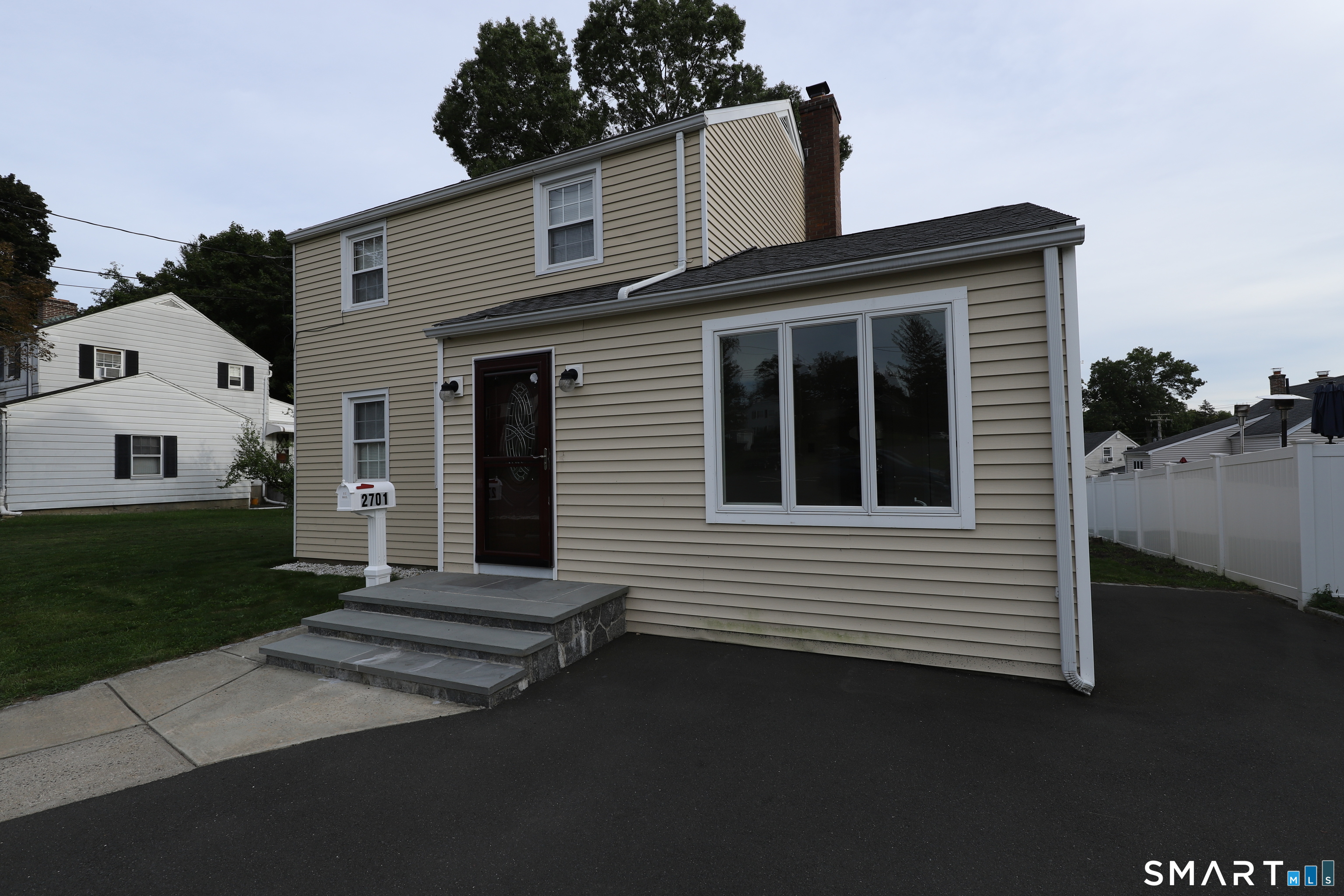 2701 Old Town Road Bridgeport, CT 06606 - Photo 1 of 28 Gallery Image 1