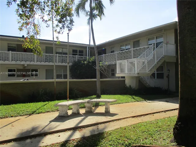 $1,600 | 3500 Harrison Street, Unit 11, Hollywood, FL 33021