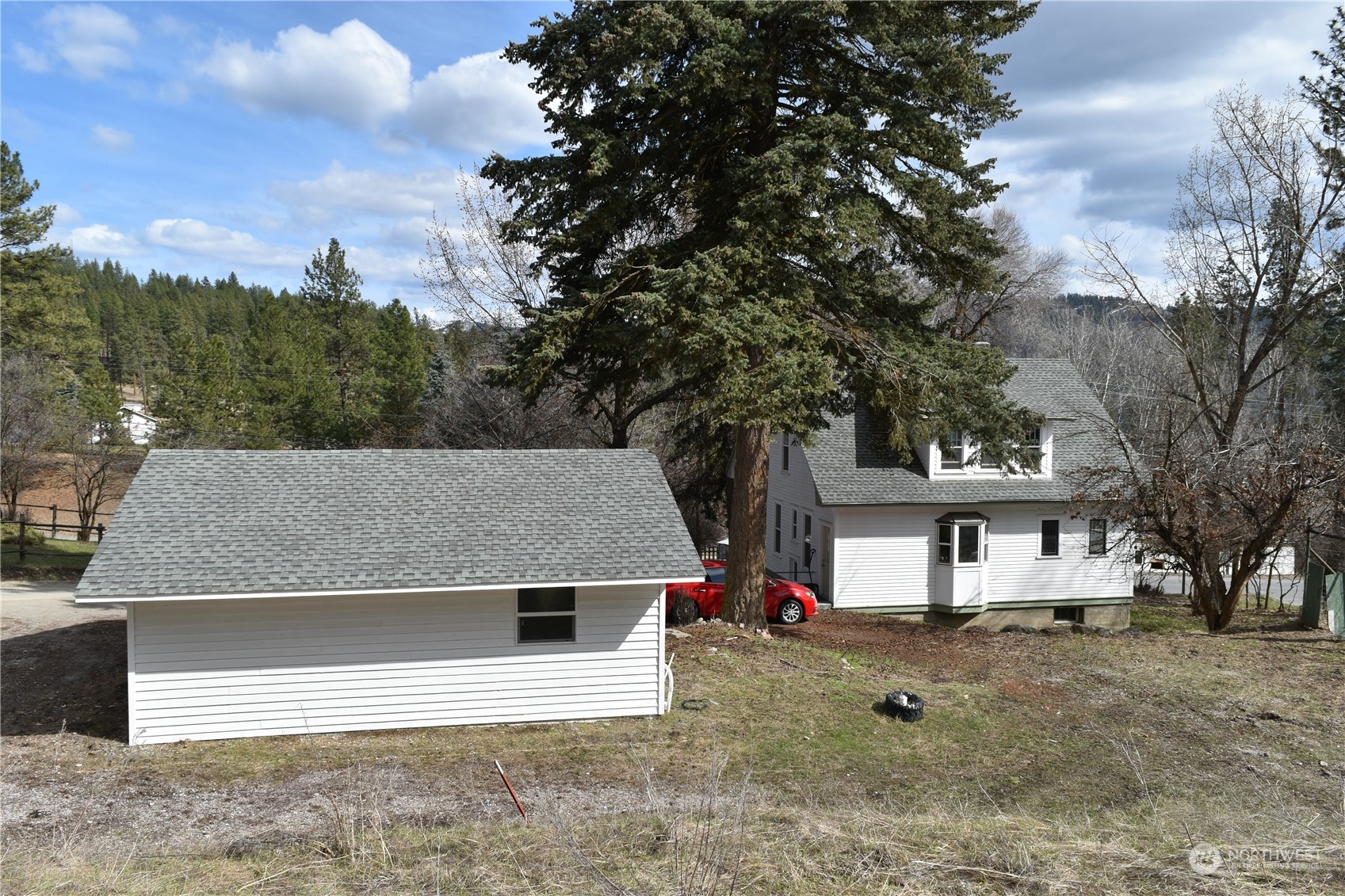 29 Klondike Road Republic, WA 99166 - Photo 18 of 24 a front view of a house with a yard