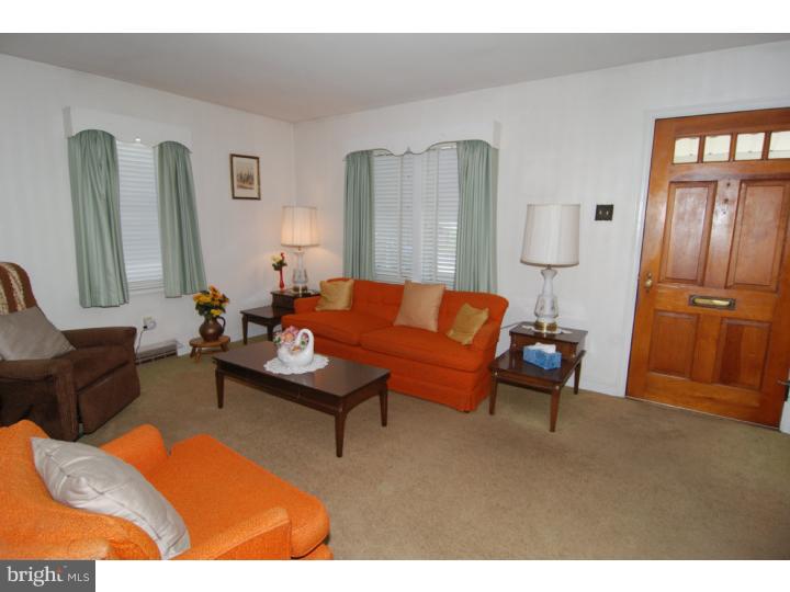 1519 Fayette Avenue Reading, PA 19607 - Photo 3 of 11