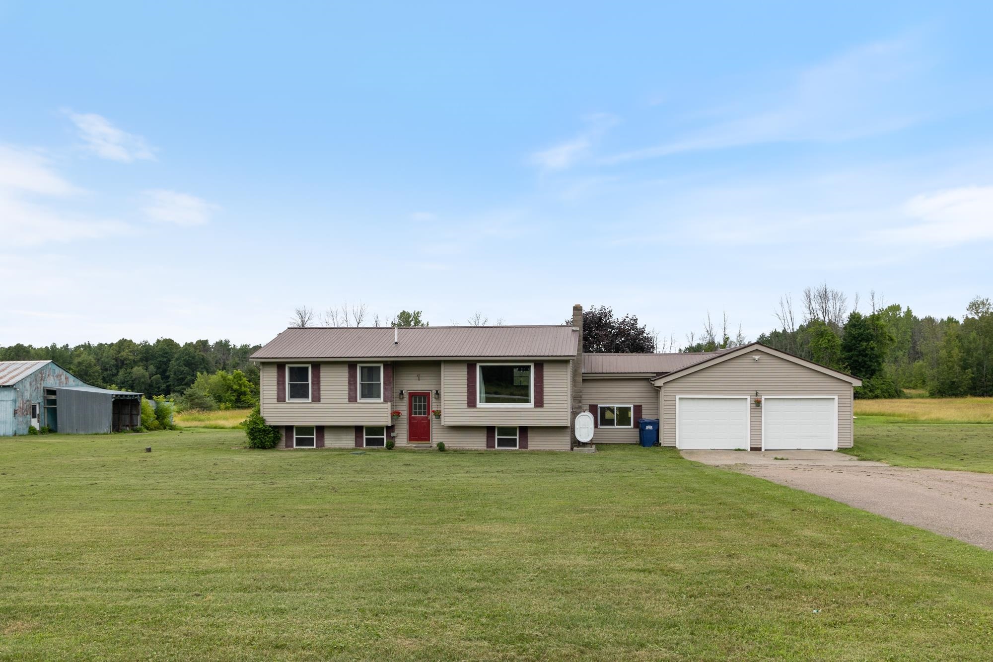 886 Truck Route Alburgh, VT 05440 - Photo 2 of 55 Gallery Image 2