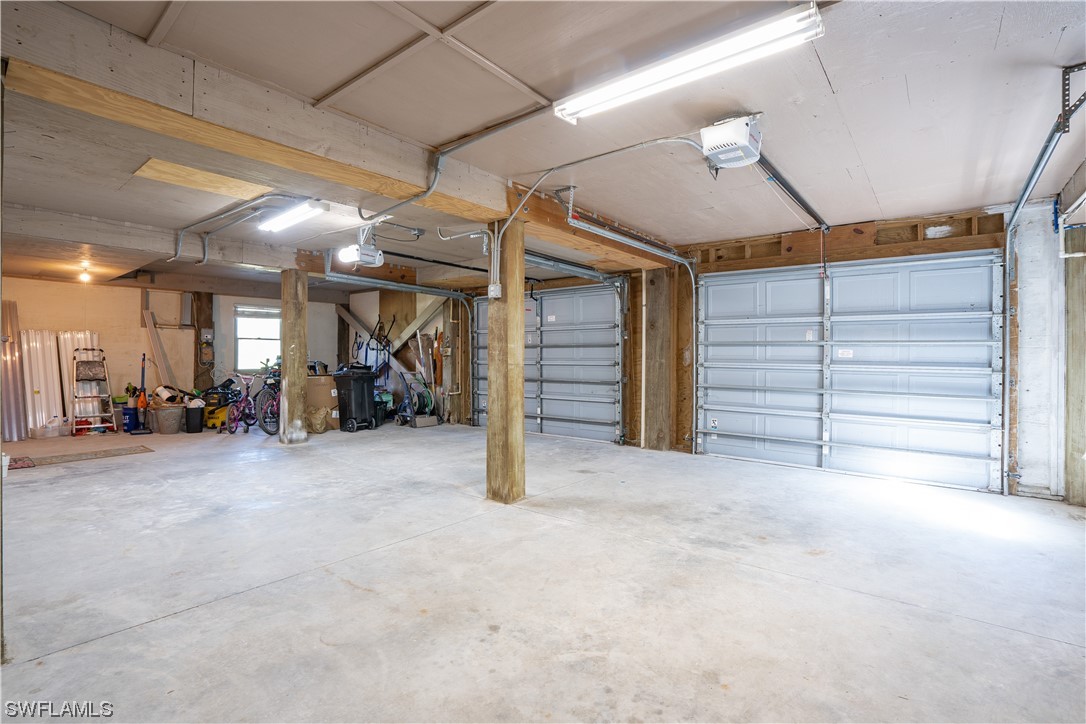 2130 Sunset Circle Sanibel, FL 33957 - Photo 36 of 36 a view of empty room with ceiling fan