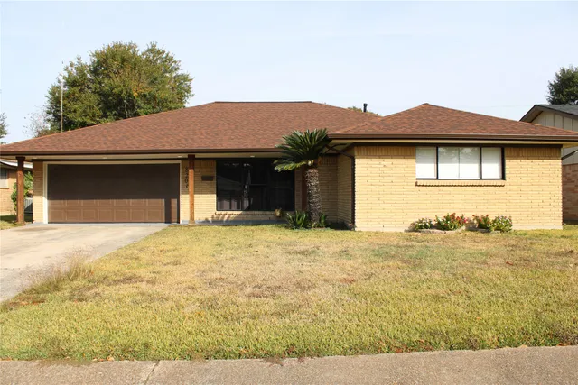 $2,000 | 8203 Wilmerdean Street, Houston, TX 77061