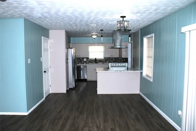 $2,000 | 8203 Wilmerdean Street, Houston, TX 77061