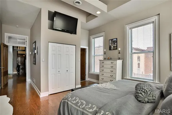 $785,000 | 910 Lami Street, St. Louis, MO 63104