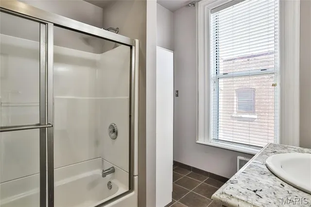 $785,000 | 910 Lami Street, St. Louis, MO 63104