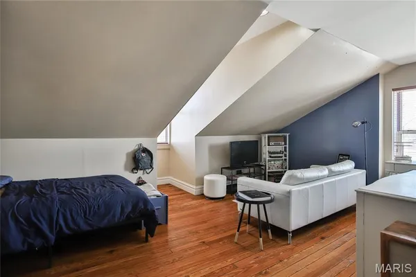 $785,000 | 910 Lami Street, St. Louis, MO 63104