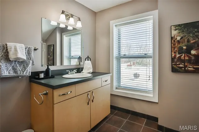 $785,000 | 910 Lami Street, St. Louis, MO 63104