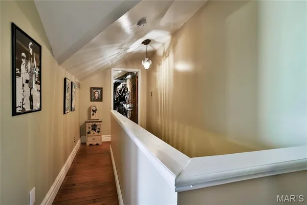 $785,000 | 910 Lami Street, St. Louis, MO 63104