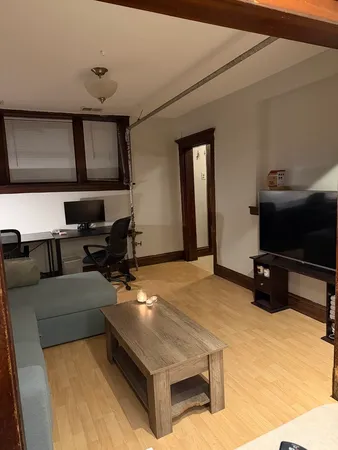 $1,700 | 1529 North Claremont Avenue, Unit G, Chicago, IL 60622
