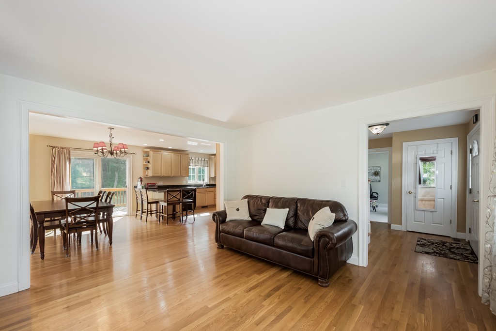 15 Carter Road Burlington, MA 01803 - Photo 10 of 30 Gallery Image 10