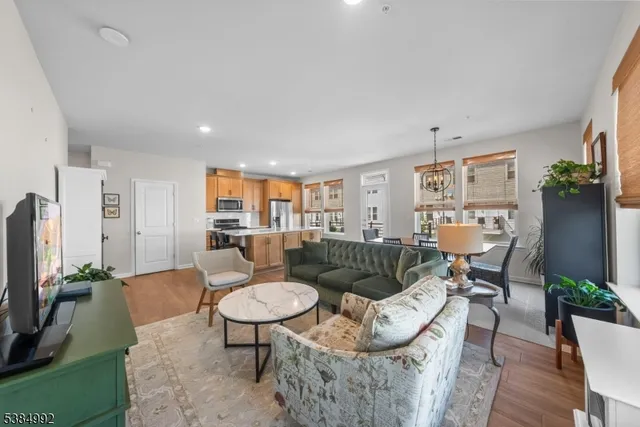 $779,999 | 4 Sadie Circle, Unit 4205, Union, NJ 07083