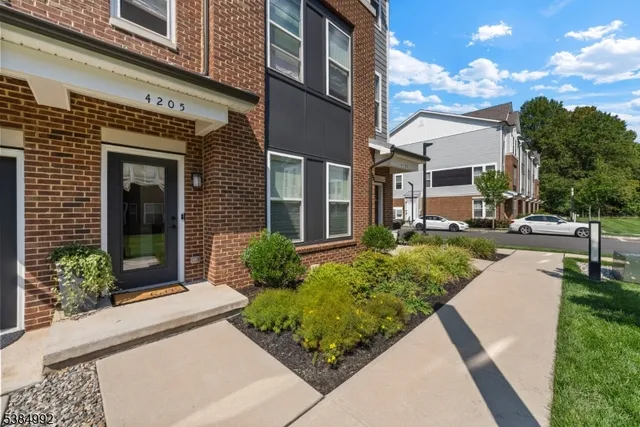 $779,999 | 4 Sadie Circle, Unit 4205, Union, NJ 07083