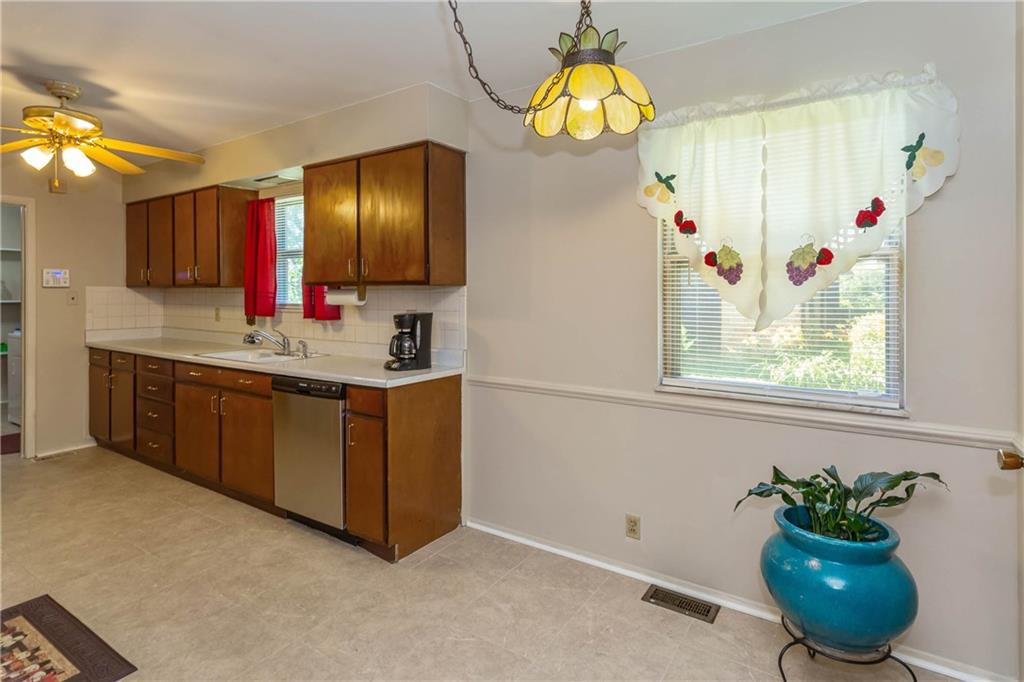 8008 Lieber Road Indianapolis, IN 46260 - Photo 6 of 19 Gallery Image 6