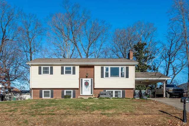 $355,000 | 5949 Village Lane, Roanoke, VA 24019