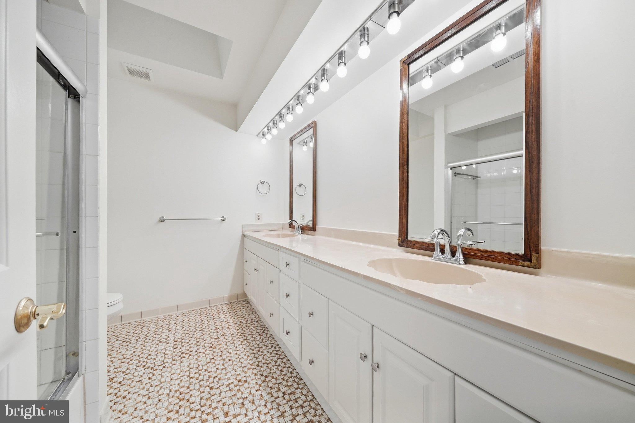 1052 Ridge Road Mount Airy, MD 21771 - Photo 39 of 62 Hall Bathroom upper level