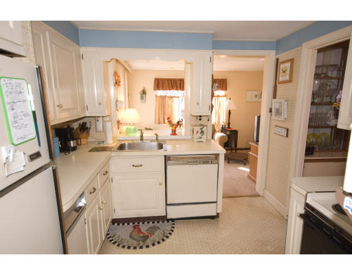 31 Bacon Road Belmont, MA 02478 - Photo 4 of 16 Gallery Image 4