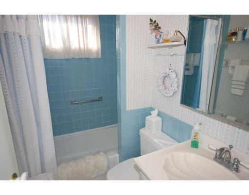 31 Bacon Road Belmont, MA 02478 - Photo 8 of 16 Gallery Image 8