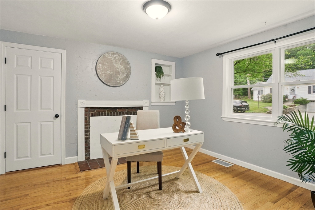 9 Hill Road Bedford, MA 01730 - Photo 10 of 20 Gallery Image 10
