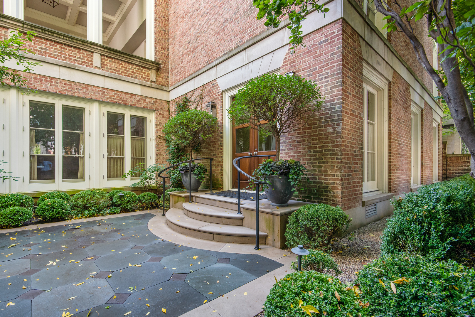 1939 North Howe Street Chicago, IL 60614 - Photo 3 of 54 front view of a house with a yard