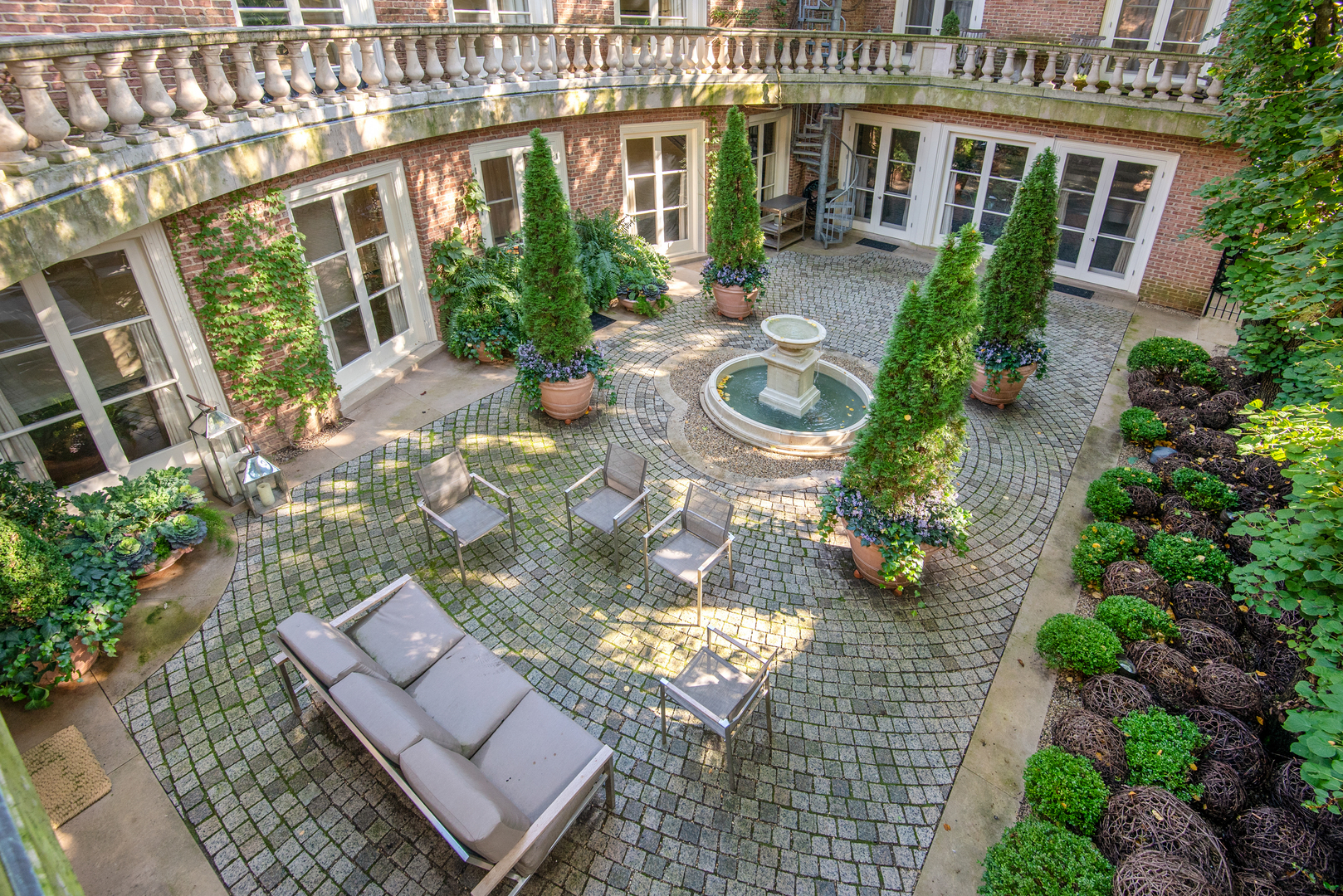1939 North Howe Street Chicago, IL 60614 - Photo 22 of 54 front view of a house with a yard