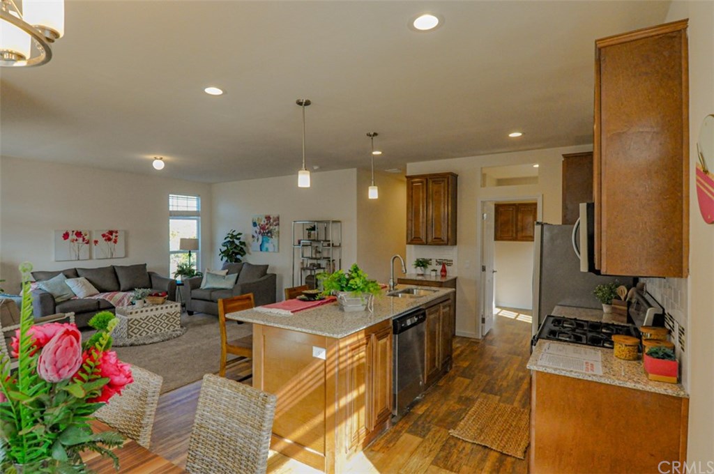 4010 Saviers Road, Unit 170 Oxnard, CA 93033 - Photo 3 of 22