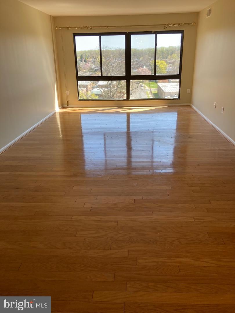 7600 Roosevelt Boulevard, Unit 806 Philadelphia, PA 19152 - Photo 2 of 16 a view of an empty room with a window