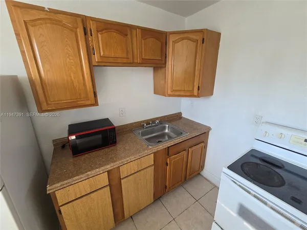 $1,520 | 535 Northwest 7th Street, Unit 10, Miami, FL 33136